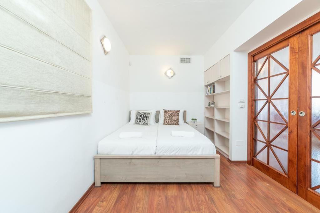 Art Apartment In Mamila - Art & View Йерусалим Екстериор снимка