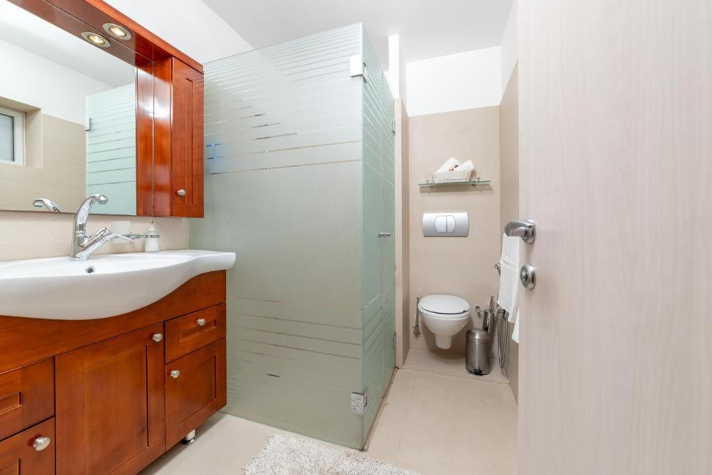 Art Apartment In Mamila - Art & View Йерусалим Екстериор снимка