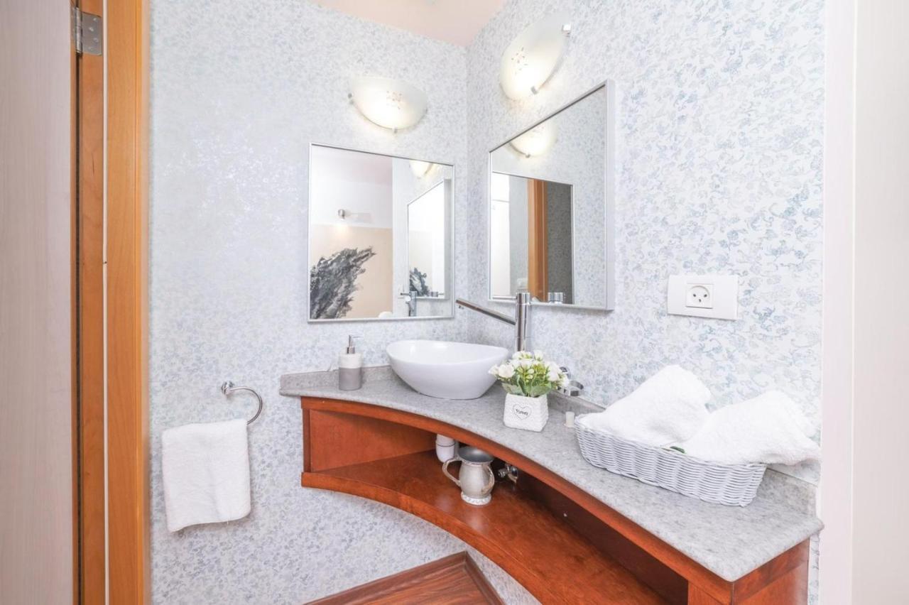 Art Apartment In Mamila - Art & View Йерусалим Екстериор снимка