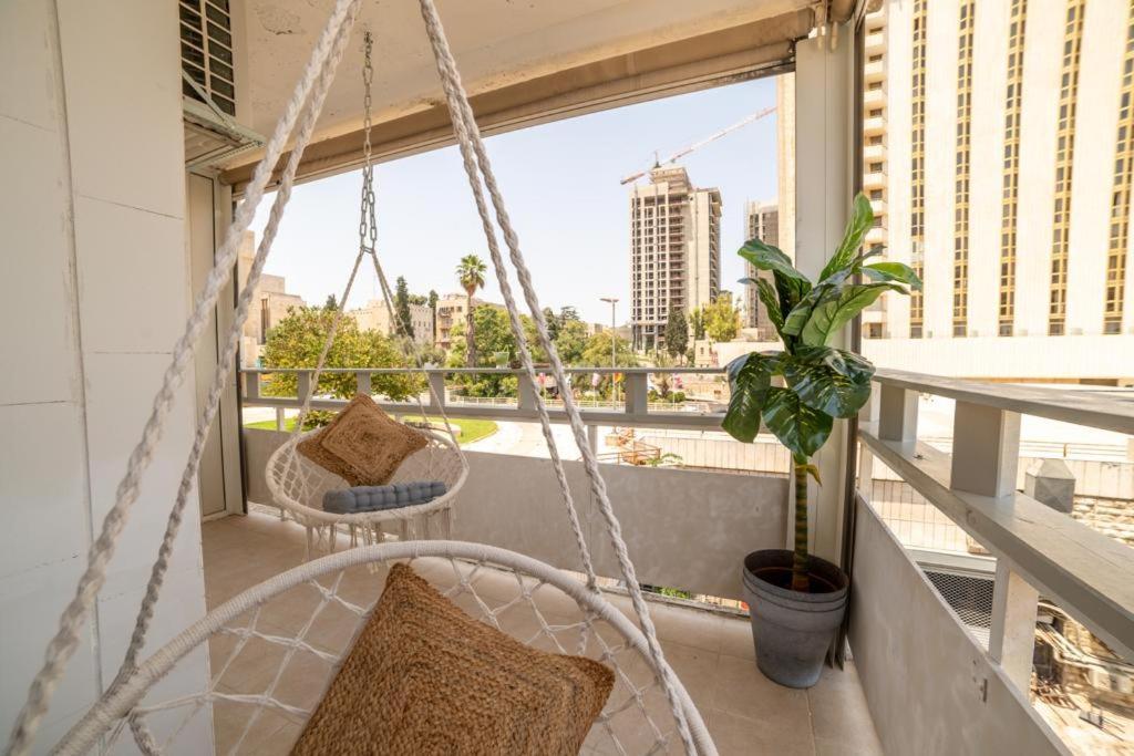 Art Apartment In Mamila - Art & View Йерусалим Екстериор снимка