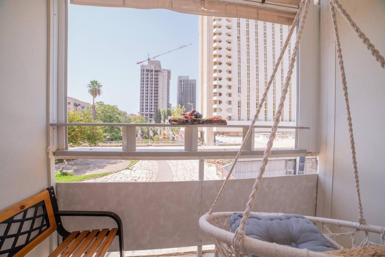 Art Apartment In Mamila - Art & View Йерусалим Екстериор снимка