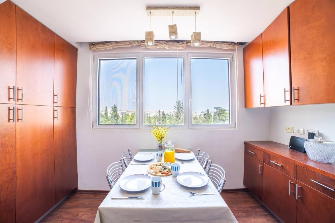 Art Apartment In Mamila - Art & View Йерусалим Екстериор снимка