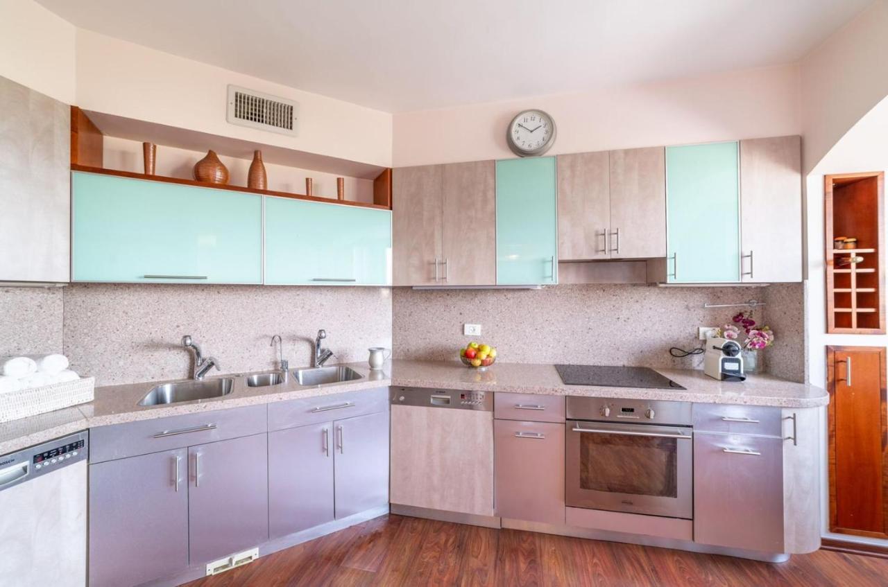 Art Apartment In Mamila - Art & View Йерусалим Екстериор снимка