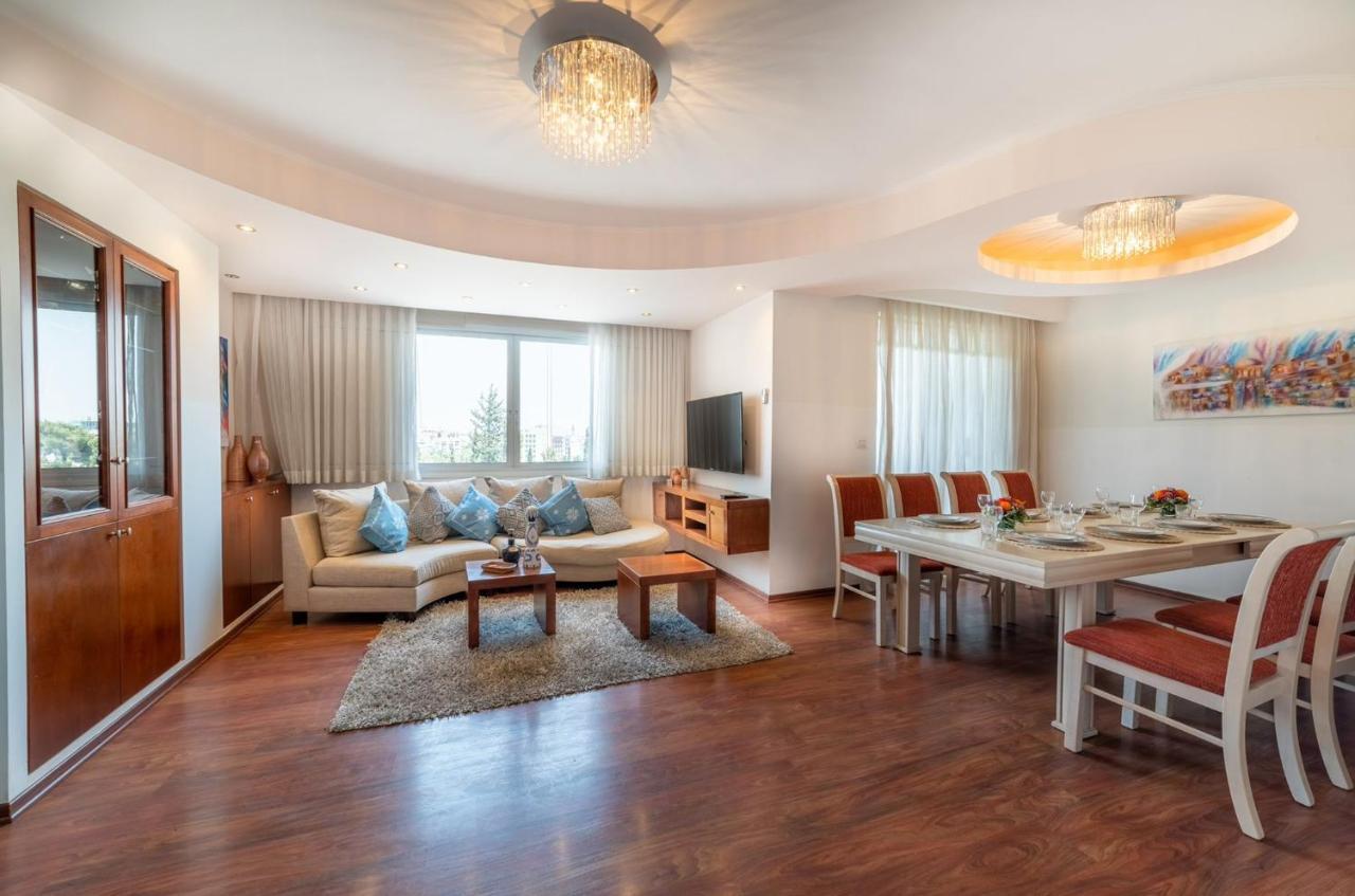 Art Apartment In Mamila - Art & View Йерусалим Екстериор снимка